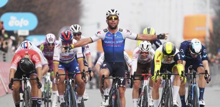 El británico Marc Cavendish ganó la Milán-Turín con el Quick-Step en 2022. (Gian Mattia D'Alberto/LaPresse via AP)
