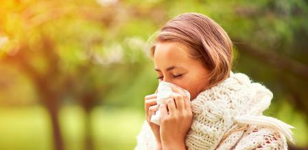 Mujer con alergia