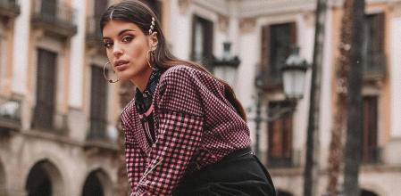 Dulceida luciendo unos pendientes de aro