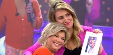 Terelu Campos y Carlota Corredera se dan el relevo en 'Sálvame'