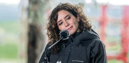 La presidenta de la Comunidad de Madrid, Isabel Díaz Ayuso, interviene en la explotación Agropecuaria El Espino Camino del Espino donde ha acudido para hacer balance del Plan Terra, a 25 de marzo de 2022, en Brunete, Madrid (España). El Plan Terra fue puesto en marcha por el Gobierno regional en 2020 con más de 50 medidas para potenciar la competitividad, comercialización, relevo generacional, formación y asesoramiento de las explotaciones agrícolas y ganaderas madrileñas, así como su sostenibilidad medioambiental, económica y social. 25 MARZO 2022;PLAN TERRA;AGRICULTURA;MADRID Ricardo Rubio / Europa Press 25/03/2022