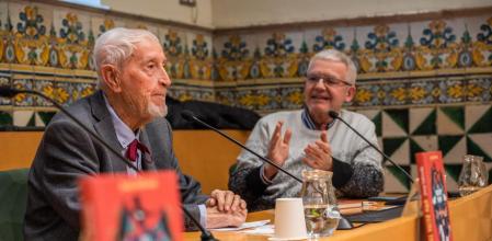 Homenatge a l'escriptor Josep Vallverdú a l'Institut d'Estudis Catalans.Josep Vallverdú, i estarà presentat per l’escriptor Màrius Serra. Amb la participació de Maria Teresa Cabré, presidenta de l’Institut d’Estudis Catalans; Joan Abellà, director general de Grup Enciclopèdia, i Maria Pujol Valls, professora i investigadora de literatura infantil i de comunicació escrita a la Universitat Internacional de Catalunya i autora del llibre Josep Vallverdú: entre l'activisme cultural i el talent literari.