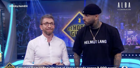 Surrealista llamada en ‘El Hormiguero’: un hombre manda a “cagar” a Nicky Jam y este le dedica un rap