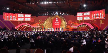 Doha (Qatar), 01/04/2022.- The completed draw on display during the main draw for the FIFA World Cup 2022 in Doha, Qatar, 01 April 2022. (Mundial de Fútbol, Catar) EFE/EPA/NOUSHAD THEKKAYIL