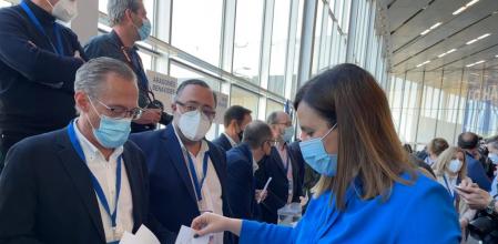 María José Catalá votando en el Congreso del PP