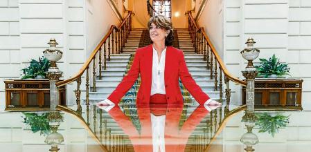 Dolores Delgado García (Madrid, 9 de noviembre de 1962)​ es una fiscal y política española, actual fiscal general del Estado desde febrero de 2020.