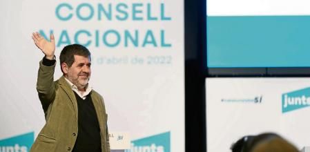 ALCARRÀS (LLEIDA), 02/04/2022.- El secretario general de Junts per Catalunya, Jordi Sánchez (c), durante la celebración de su consell nacional en Alcarràs (Lleida), este sábado. EFE/ Ramón Gabriel