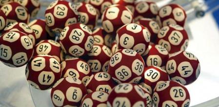 La historia del ladrón que ha ganado la lotería y que compensa a sus víctimas con el premio