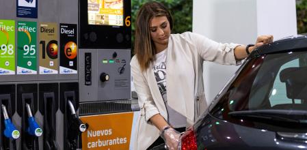 ¿Cómo conseguir un descuento de 30 céntimos por litro en el precio del carburante?