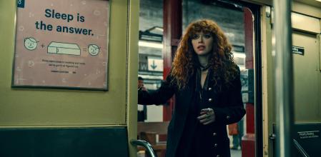 Natasha Lyonne, protagonista y creadora de Russian Doll.