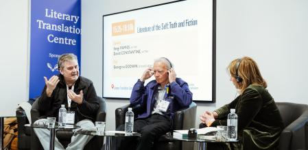 Sergi Pàmies, David Constantine i Georgina Godwin, a la Fira del Llibre de Londres