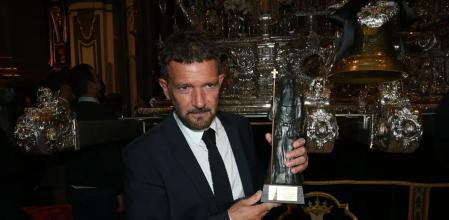 Antonio Banderas vuelve a disfrutar de las tradicionales procesiones malagueñas