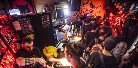 Momento de un concierto en la sala Ceferino de Barcelona