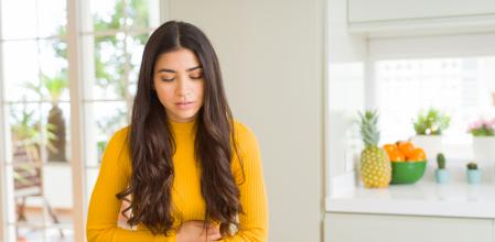 Mujer con molestias abdominales