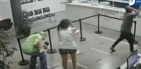 El emocionante momento en que una operadora salva la vida a un bebé de 17 días sin signos vitales