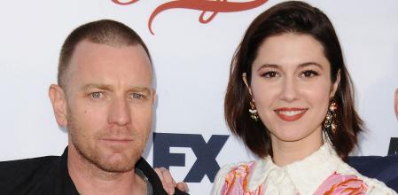 Ewan McGregor y Mary Elizabeth Winstead en el estreno de 'Fargo'