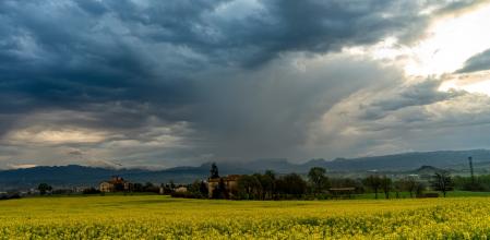 Cortina de precipitación en Manlleu.