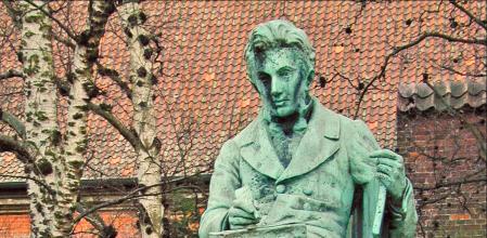 Estatua erigida a Kierkegaard