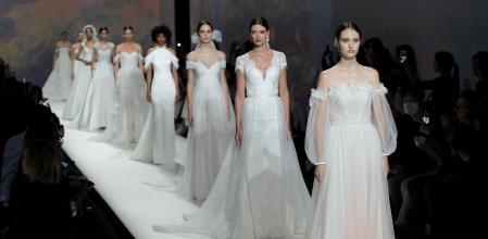 Algunos de los modelos de la colección de Marchesa para Pronovias,