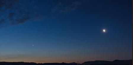 Alineación de los cuatro planetas y la Luna como invitada.