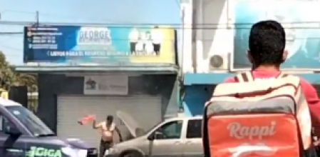 El incendio no es el único incidente de la escena