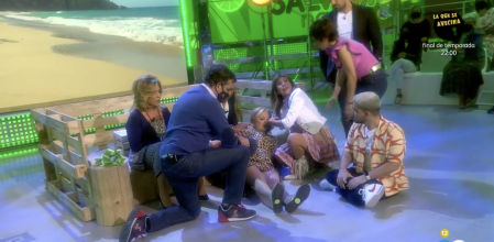 Belén Esteban tiene un accidente en directo en 'Sálvame'