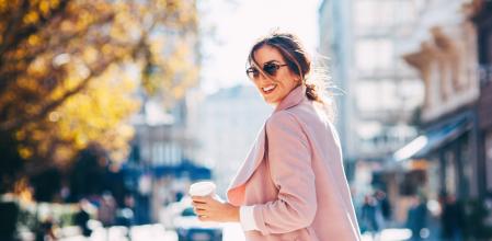 La creencia de que las gafas engañan al cerebro y evitan la protección natural es falsa.