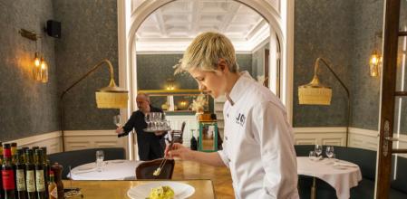 RESTAURANTE JOK BARCELONA. OLGA STARNARI, CHEF DEL RESTAURANTE