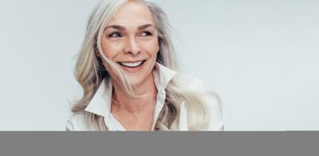 Mujer madura sonriendo