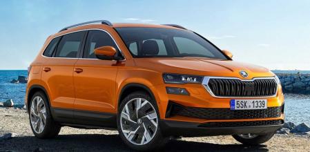 El Skoda Karoq 2022 incluye en el frontal una calandra de nuevo diseño, más ancha y hexagonal 