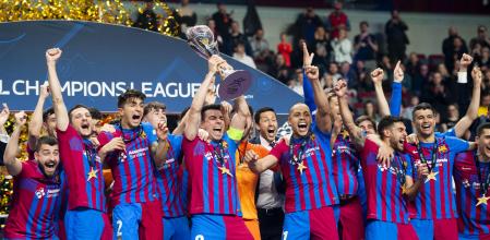 Sergio Lozano levanta la Champions en Riga