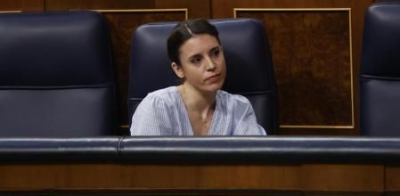 MADRID, 11/05/2022.- La ministra de Igualdad, Irene Montero, asiste al pleno celebrado este miércoles después de la destitución a la directora del Centro Nacional de Inteligencia por el caso del espionaje. EFE/ Juan Carlos Hidalgo