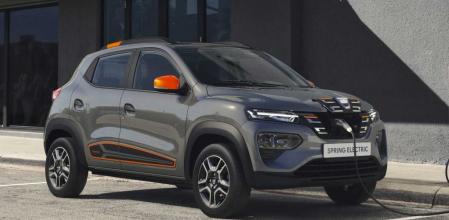 El Dacia Spring cuenta con una pantalla táctil de siete pulgadas compatible con Apple CarPlay y Android Auto