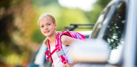 Tráfico recomienda mirar a los ojos del conductor para comprobar que nos ha visto y tiene la intención de parar para dejarnos cruzar&nbsp;