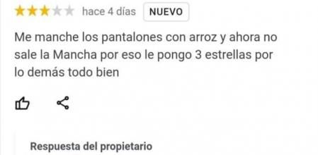Deja una reseña negativa tras haberse manchado comiendo y el bar se burla con una ingeniosa respuesta
