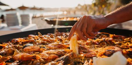 El ingrediente de la paella que podría desaparecer por culpa del cambio climático y cambiar su sabor