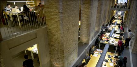 foto XAVIER CERVERA 08/03/2013 ambient estudiants upf (universitat pompeu fabra), campus al costat parc ciutadella, barcelona, concretament a la biblioteca diposit d aigues