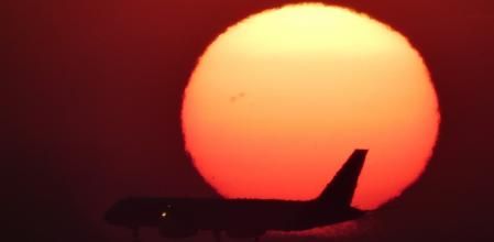 Amanecer con manchas solares.