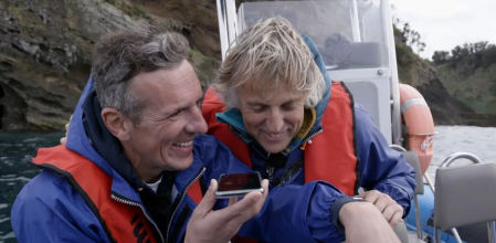 Joaquín Prat llama a Ana Rosa Quintana en medio de ‘Planeta Calleja’: “Tengo un tramito que pasar”