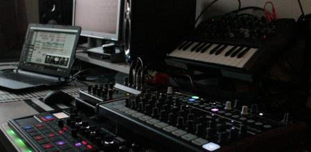 Un sintetizador permite crear loops y samples