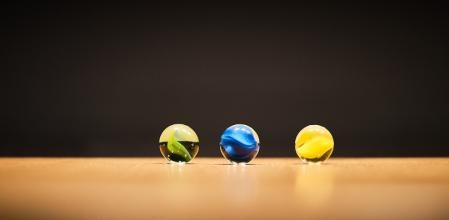 ¿Por qué escuchamos un misterioso ruido de canicas de nuestro vecino de arriba?