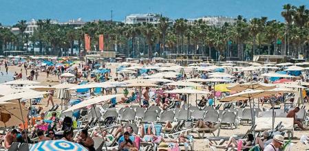20052022 Apertura de Economía sobre las condiciones laborales de los trabajadores del sector turístico y por qué está costando encontrar empleados esta temporada