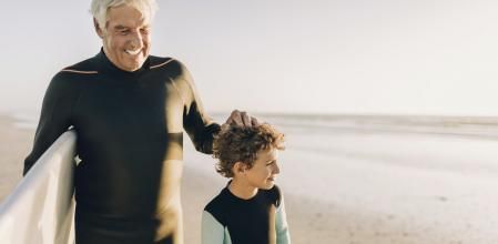 Hombre maduro con su hijo