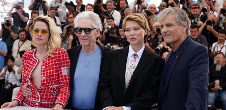 Kristen Stewart, David Cronenberg, Lea Seydoux y Viggo Mortensen en la presentación de 'Crimes of the future'