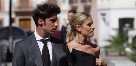 Teresa Andrés Gonzalvo, una de las mejores amigas de la novia, junto a su pareja 
 Ignacio Ayllón