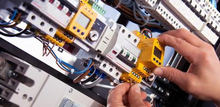 Un panel eléctrico.