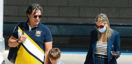 Luis Lorenzo y Arancha Palomino llegan a un supermercado junto a su hijo, a 30 de junio de 2022, en Madrid (España). JUZGADOS;ASESINATO;TÍA;FAMOSOS;ACTOR;HERENCIA José Ramón Hernando / Europa Press 30/05/2022