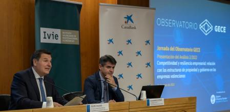 Felipe Pulido, director comercial de Empresas de CaixaBank en la Comunitat Valenciana y Alejandro Escribá, investigador del Ivie y director de la Cátedra de Empresa Familiar