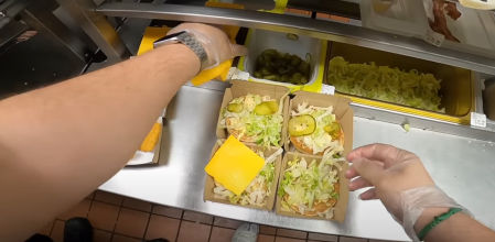 Trabajar en un McDonald's desde el punto de vista de Patula