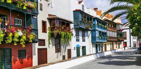 Una calle típica de Santa Cruz, en la isla de La Palma